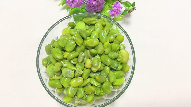 怪味蚕豆,<a style='color:red;display:inline-block;' href='/shicai/ 64'>蚕豆</a>去皮