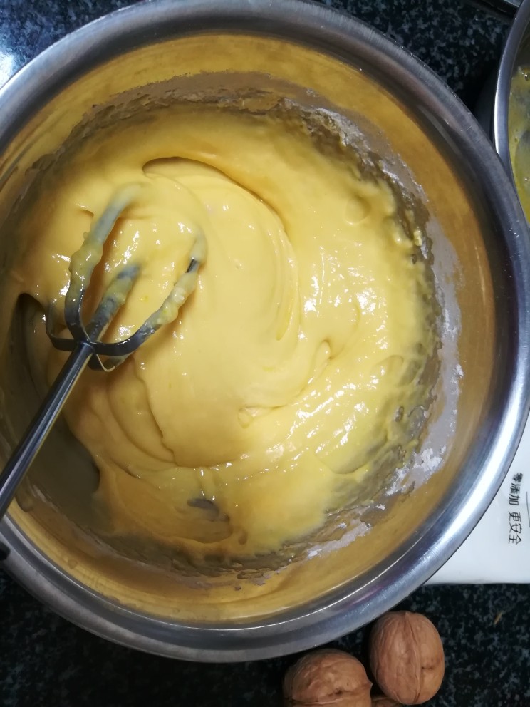终于吃到憧憬多年的华夫饼,一个方向,顺时针搅拌,顺时针搅拌