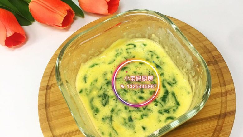油麦菜虾皮鸡蛋饼,拌拌均匀