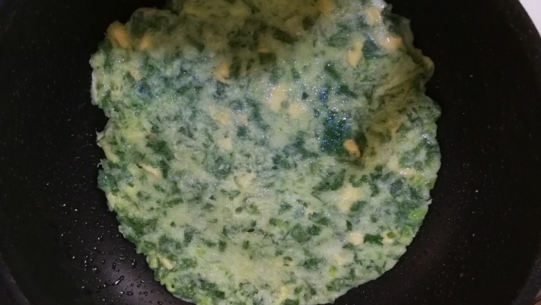 奶酪蔬菜鸡蛋饼
,把调好的面糊倒入电饼铛 两面煎成金黄色