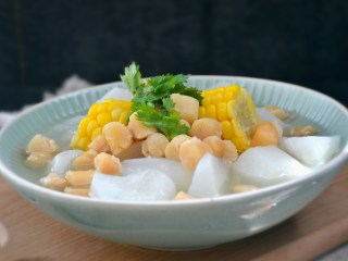 干贝玉米萝卜汤