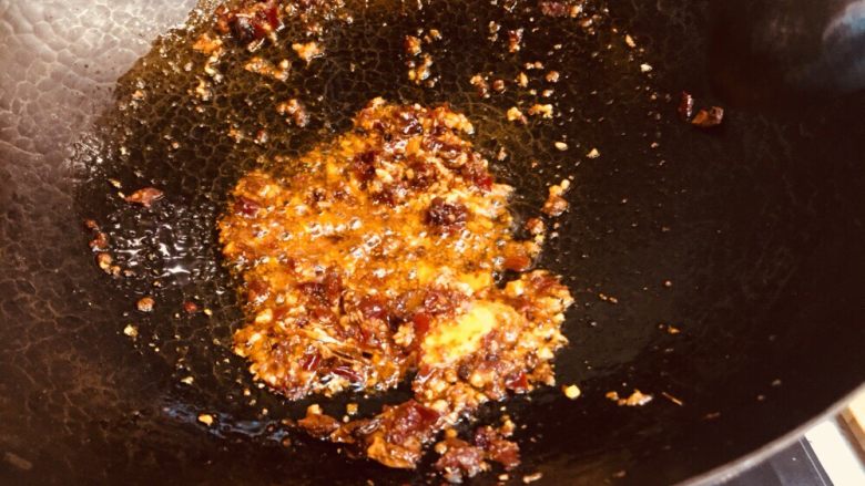 麻辣馄饨,翻炒