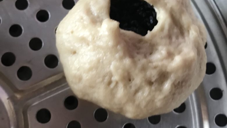 芝麻蜂蜜包,大火十分钟关火 不要开盖 十分钟后再开盖 就这样可以食用了