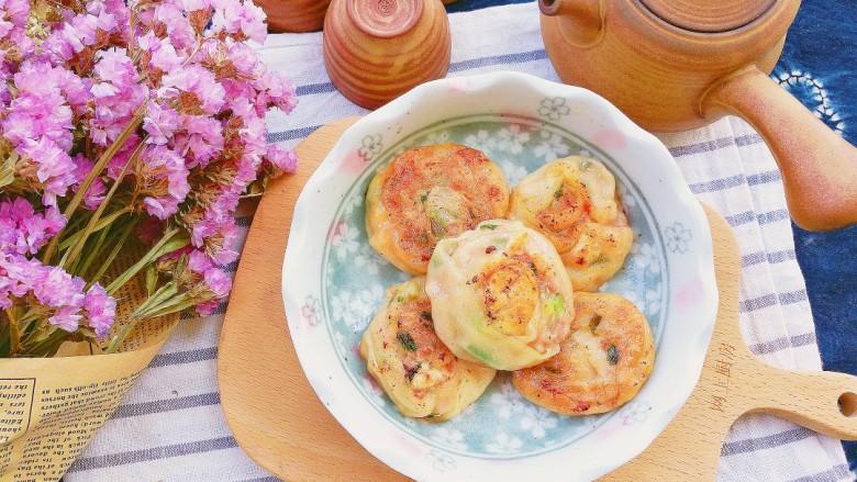 快手菜之简化版葱油饼,妈妈的味道外脆里软，层次分明，来解馋吧