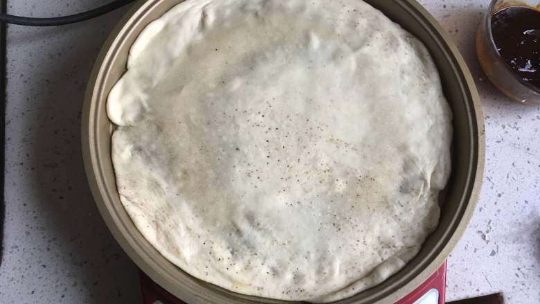 秘制酱香饼,放入电饼铛,调制烙饼那一档