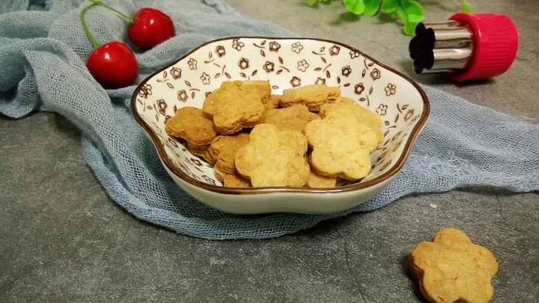 辅食计划~黄油花朵小饼干