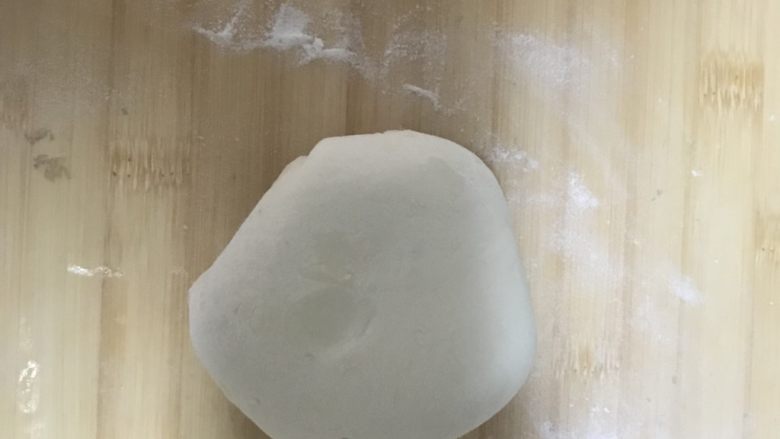 家庭版烙饼,重复上面几步,将面多折几层,最后像这样。