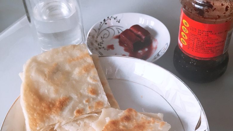 家庭版烙饼,然后切开吃~