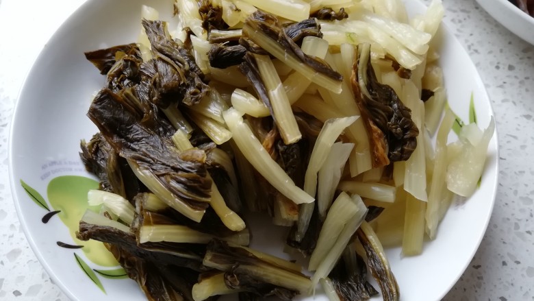 酸菜鱼,酸菜切断