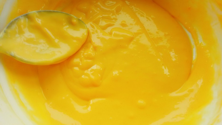 芒果糯米糍,成细腻的糊状