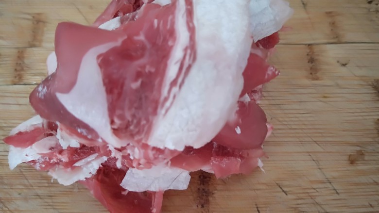 山西太原特色小吃,羊肉手抓饼,摆出一块解冻半小时。