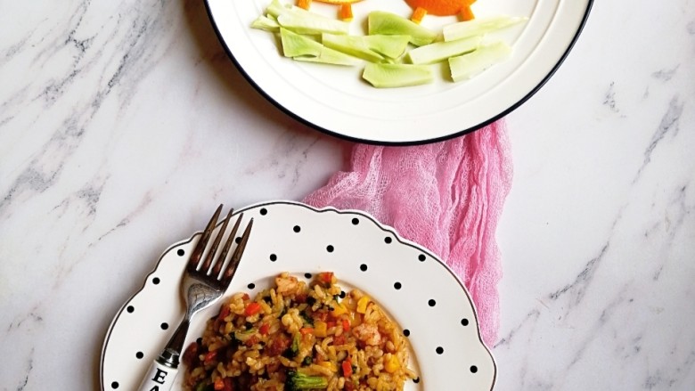 宝宝辅食—西兰花香肠虾仁炒饭,赞赞