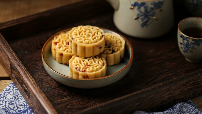 蔓越莓绿豆糕,一款香甜细腻又解暑的蔓越莓绿豆糕就做好了,冷藏后口感更佳哦!