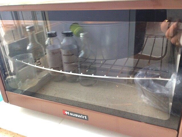 抹茶戚风蛋糕,烤箱预热,160度烤50分钟即可