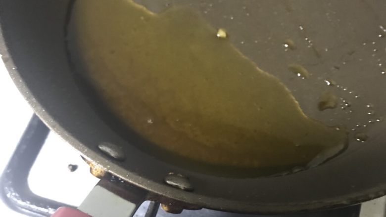 猜着做饭:韭香牦牛肉,可以重新烧油,也可以用刚才的油,烧热