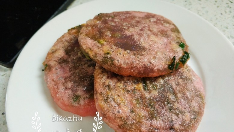 潮汕人家的红桃粿、饭粿、、,韭菜馅的,潮汕话,菇菜粿。
