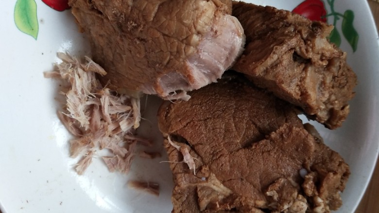 牛肉松,取出牛肉淋干水,