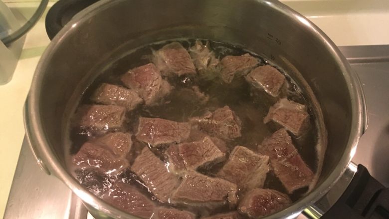 清炖白萝卜牛肉面,清炖嘛!汤头一定要干净!