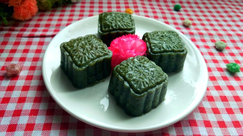 艾叶豆沙青团(月饼模具版),美美图片来一张。