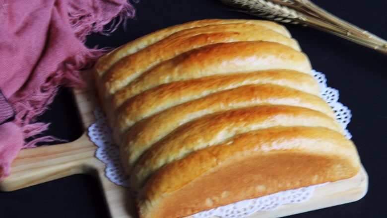 全麦咸味排包,烤完冷却,冷却后放入保鲜袋保存。