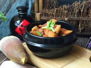 清明时令菜-毛笋烧肉