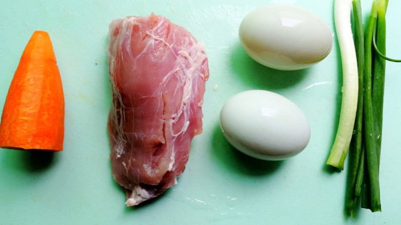 珍珠丸子,然后准备材料,我这里用的是里脊肉,不过还是用<a style='color:red;display:inline-block;' href='/shicai/ 965'>前腿肉</a>比较好,八分瘦两分肥的刚好