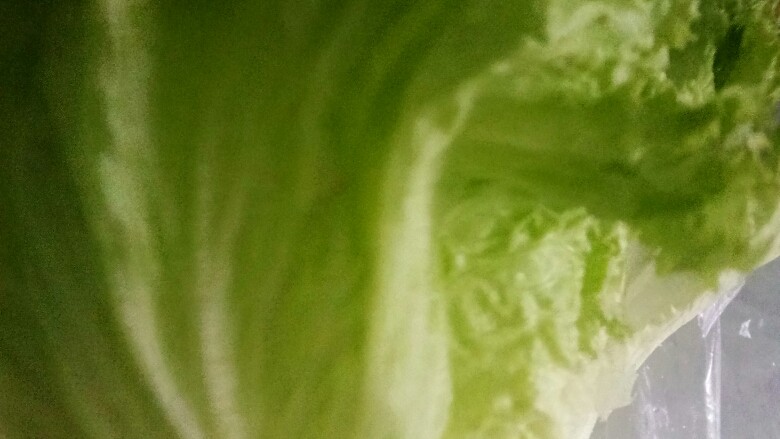 青菜沙拉,<a style='color:red;display:inline-block;' href='/shicai/ 121'>生菜</a>掰开洗净控水切丝待用