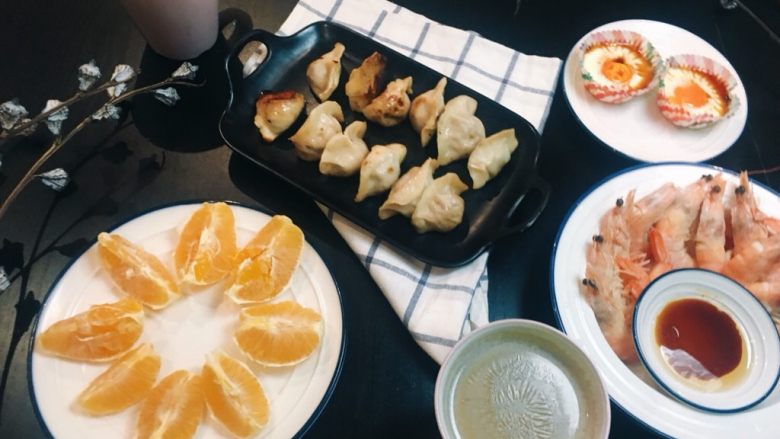 坚持做早餐的200天,白灼虾~奶茶~煎饺~烤鸡蛋