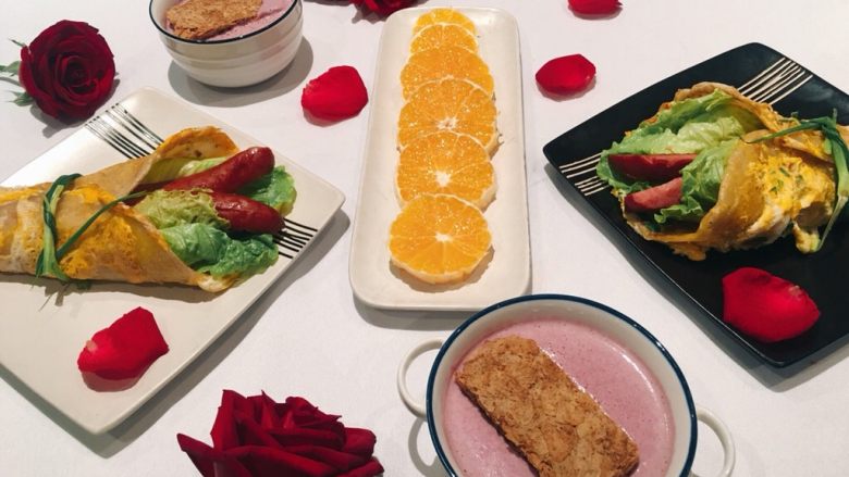 坚持做早餐的200天,鸡蛋灌饼~火龙果奶昔麦片