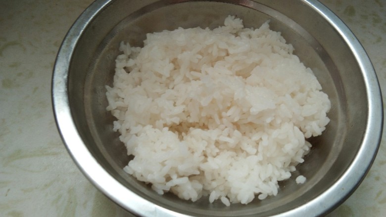 猪排沙拉饭,诱惑力百分百。,新出锅的<a style='color:red;display:inline-block;' href='/shicai/ 507'>米饭</a>。
