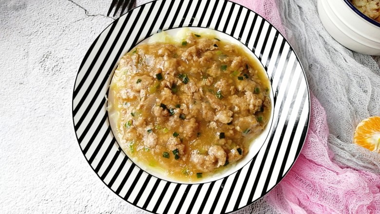 肉酱土豆泥,浇在土豆泥上