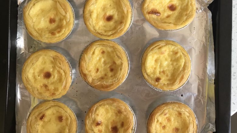 蛋挞,这是烤出来的效果。略微上色而不糊，皮酥脆。