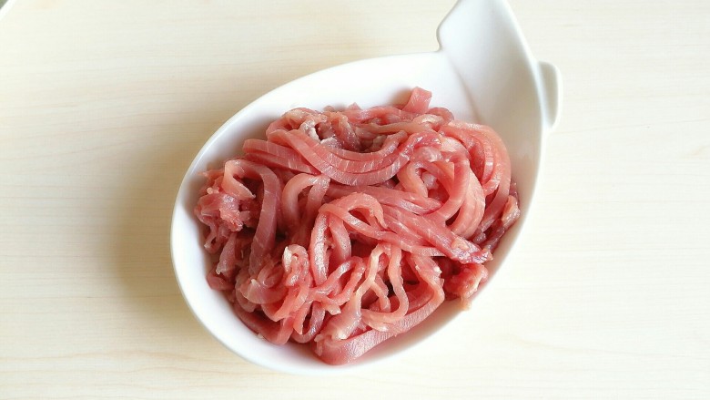 不一样的春卷(博山春卷),<a style='color:red;display:inline-block;' href='/shicai/ 4430'>里脊肉</a>切成肉丝。
