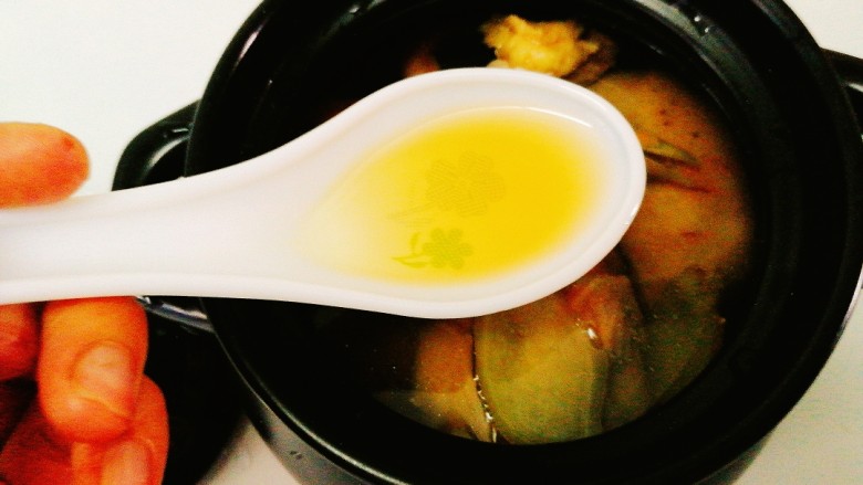 辅食计划+乳鸽红菇汤,一点点<a style='color:red;display:inline-block;' href='/shicai/ 718'>料酒</a>(除腥)