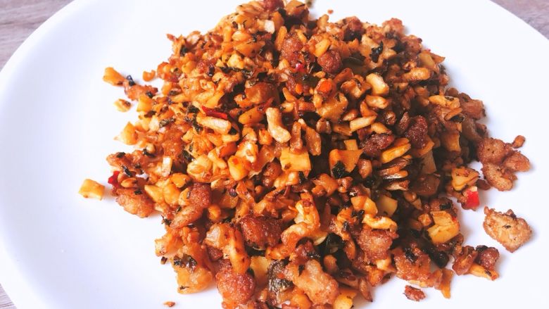 青团(三种口味),这个咸辣又带肉的,很受男士们欢迎