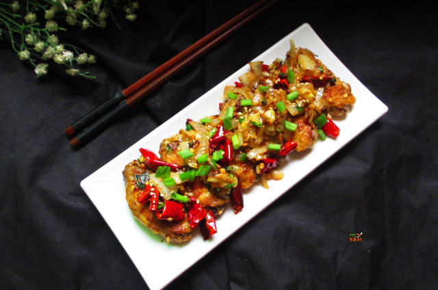 蒜香干煸鸡翅,不放一滴油的干煸鸡翅,健康又美味