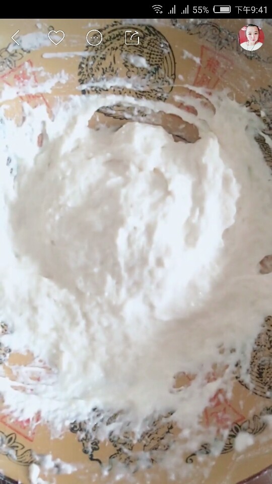 网红拉丝芝士棒,搅拌至这样不要太干的面糊,醒发40分
钟