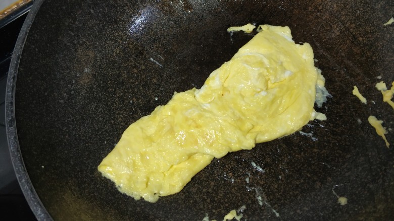 仿网红蛋包饭~,关火,然后翻面