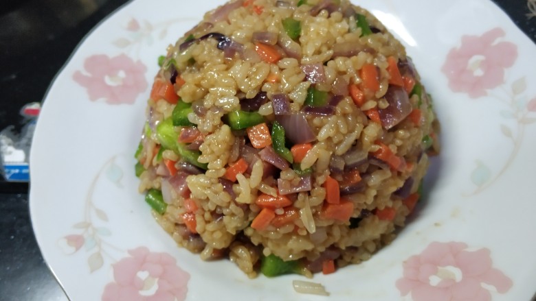 仿网红蛋包饭~,盛出来