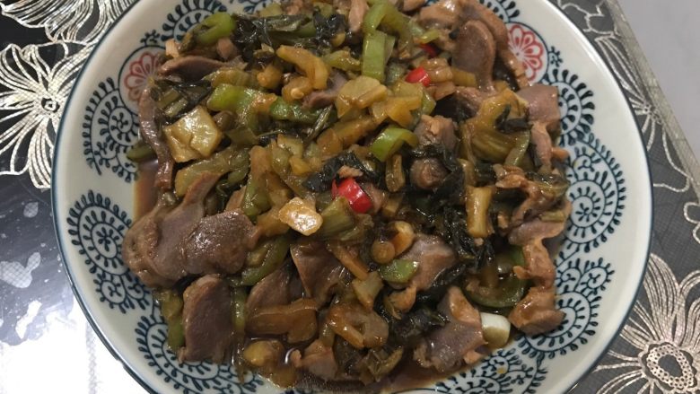 酸菜尖椒炒鸡胗