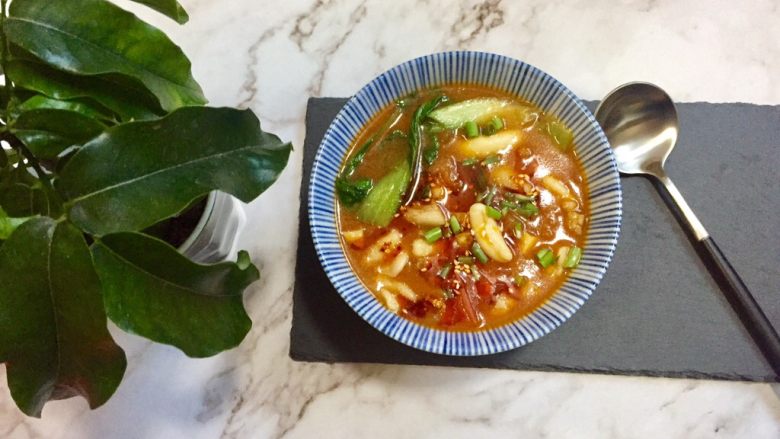 简易版陕西小吃烩麻食,铛铛铛,烩麻食好嘞……