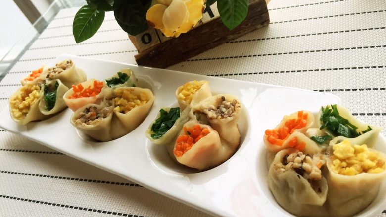 花式牛肉煎包,沾着醋吃更美味哦,比较解腻