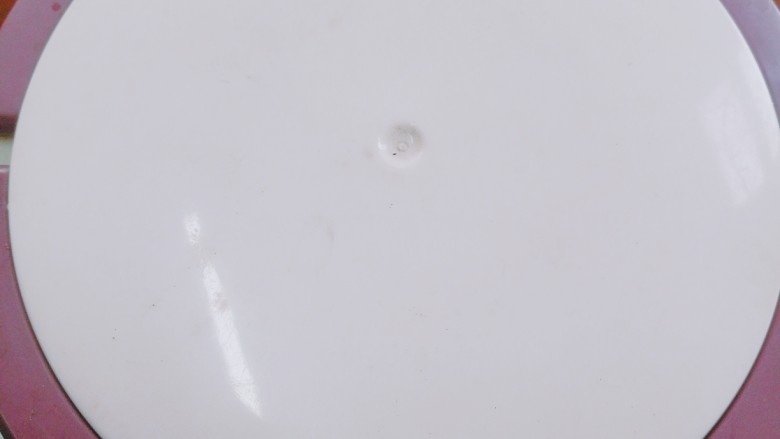 润燥瘦身,芒果银耳布丁,放入蒸锅中,小火炖一小时
