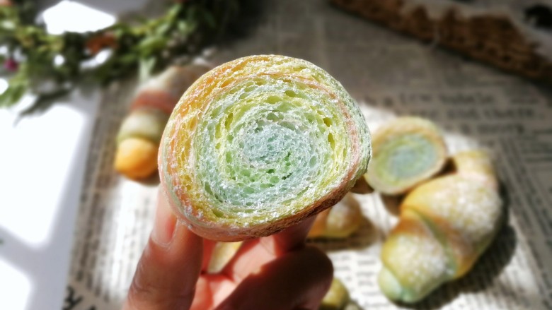 春之色~彩虹面包卷,成品图!