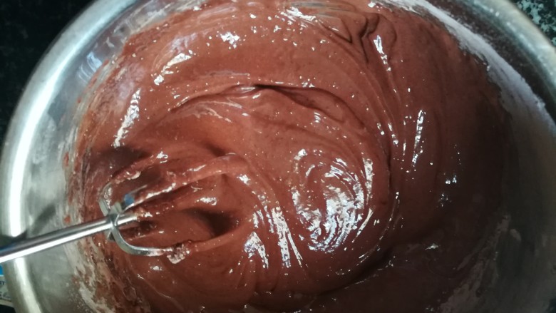 神奇的玛德琳,如图所示，搅拌成香喷喷的面糊糊