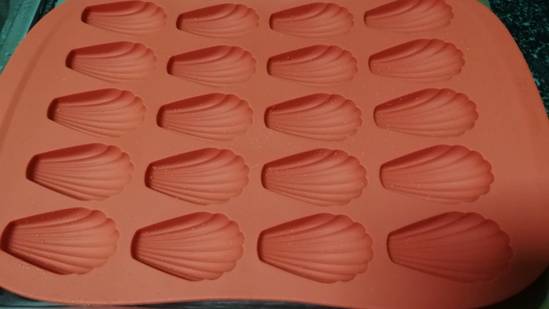 神奇的玛德琳,准备好玛德琳模具