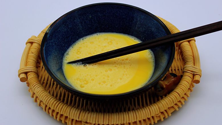 鸭蛋火腿香葱薄饼(美食锅版),继续搅拌均匀后