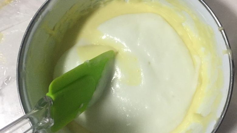 美味蓝莓酱松饼,把前面两步混合