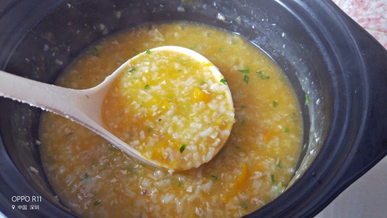 宝宝辅食鸡汤南瓜粥,软烂好喝的鸡汤南瓜粥就煮好啦!