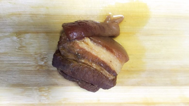 口口香腊汁肉夹馍,炖好后的肉是这样的,软糯软糯的,不但口感很好,看起来是不是也很漂亮